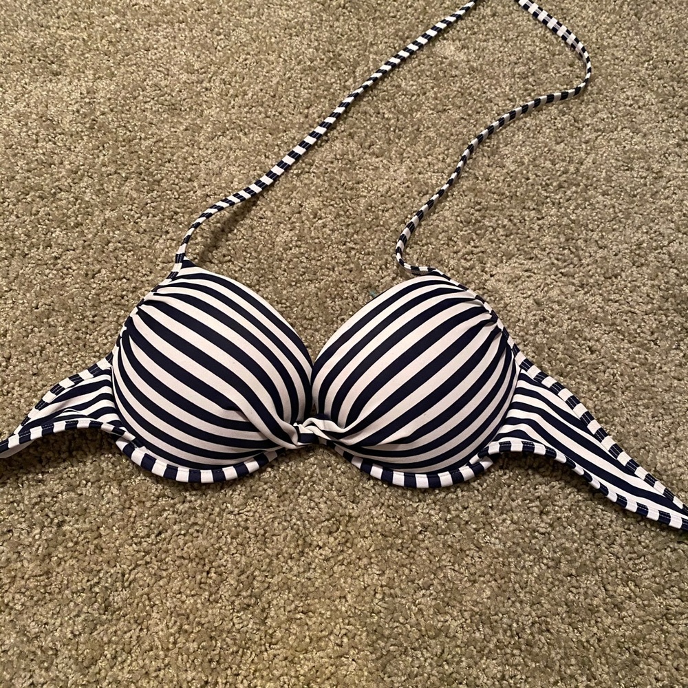 Old navy swimsuit top